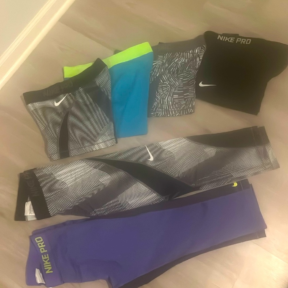 Women’s small Nike Pro